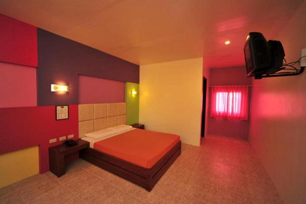 Hollywood Drive-In Hotel Baguio City Room photo